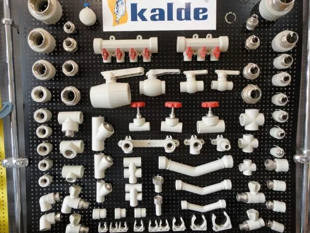 Компания «Kalde» сопровождает свои трубы полным ассортиментом соединительных элементов и запорно-регулировочной арматуры