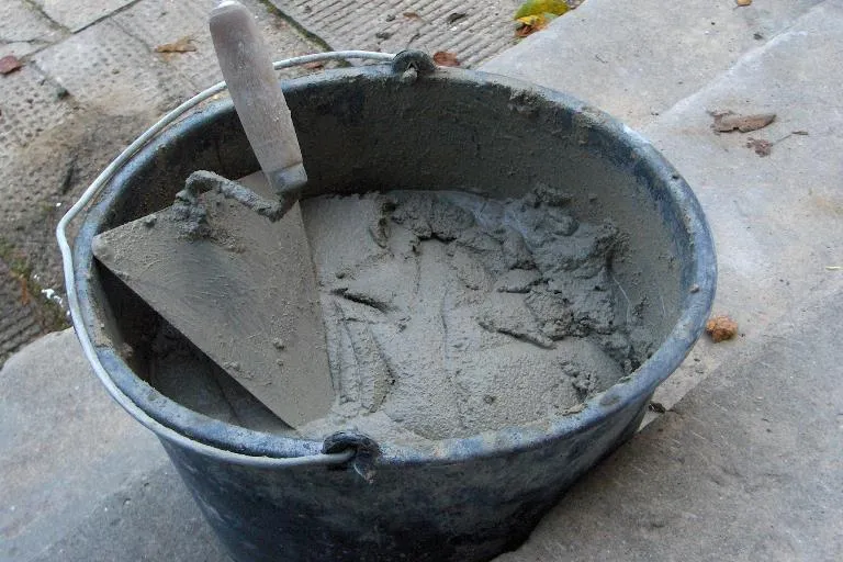 От качества цементной смеси, будет зависеть прочность цементно-песчанного блока