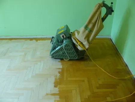 Циклевка паркета циклевочной машиной