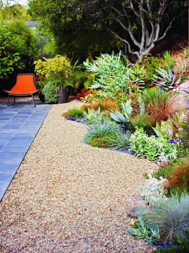 11-flower-bed-ideas-homebnc