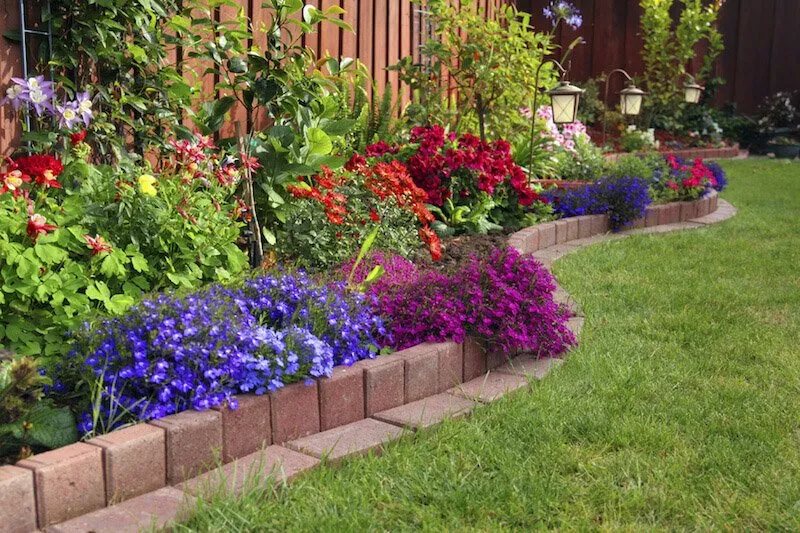 7-FlowerBed-Ideas.