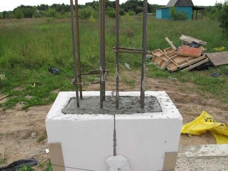 Как сделать столбы из газобетона для забора самому из вентиляционных блоков