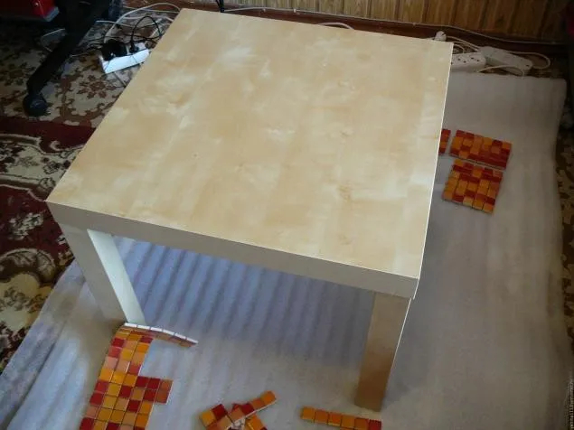 Столик из картона