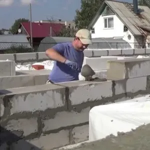 укладка блоков из газобетона