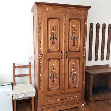 Роспись мебели в баварском стиле