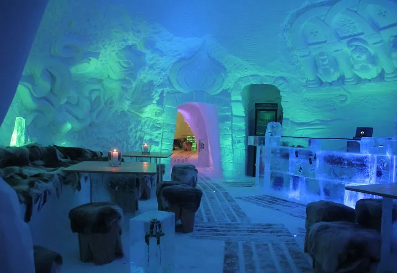 Мини-отель в стиле домиков эскимосов из снега
