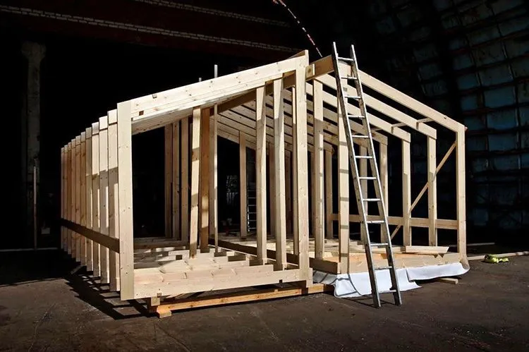 Индивидуальное решение или собственный проект: стоит решить заранее