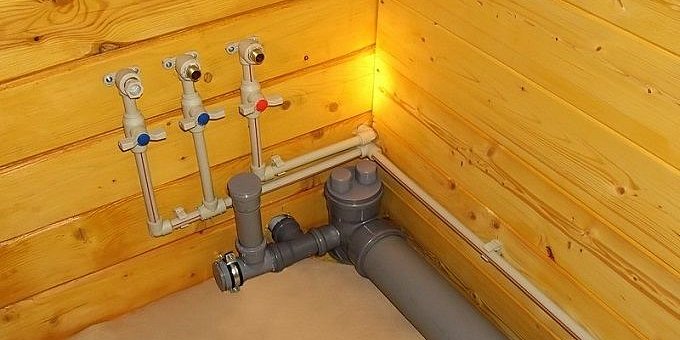 Канализация в доме из бруса: советы Канализация в доме из бруса: советы