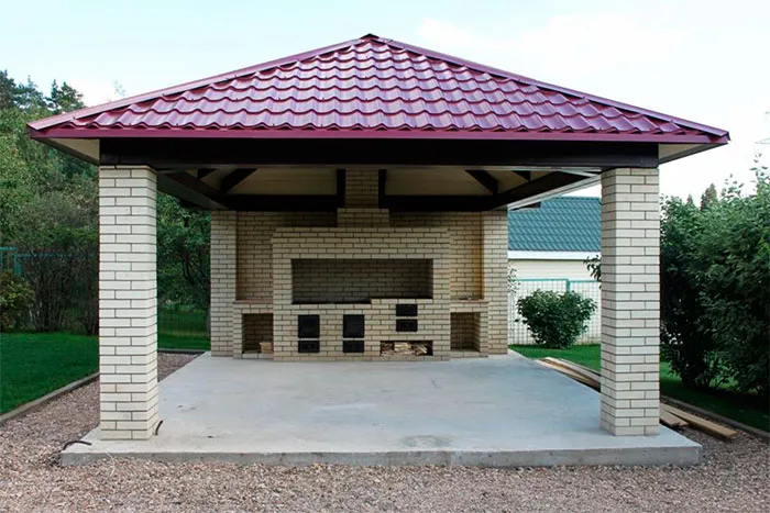 Кирпичная беседка и печным комплексом