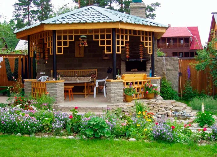 Беседка с печью многоугольной формы