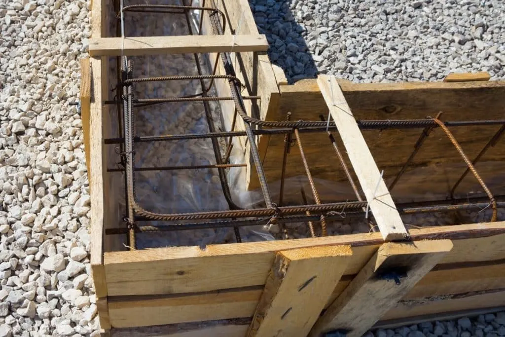 армирование углов фундамента