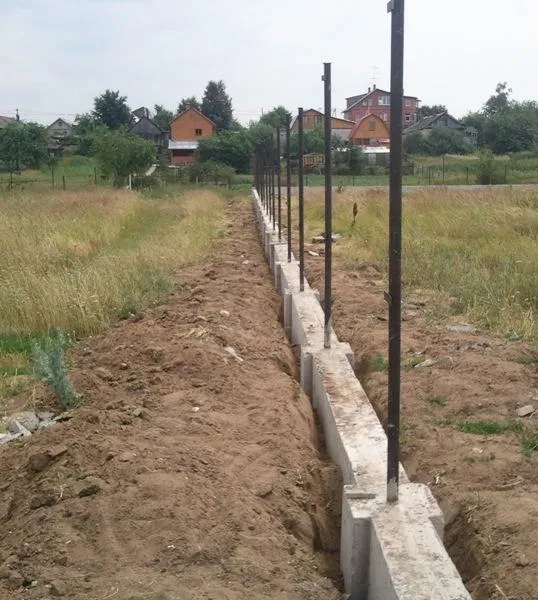 Фундамент должен выстояться, чтобы набрать необходимую прочность Фундамент должен выстояться, чтобы набрать необходимую прочность