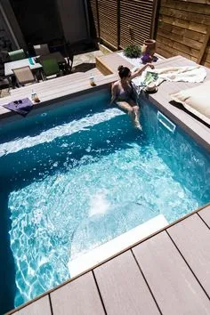 Piscine XS pour profiter du beau temps même dans un petit jardin. #jardin #petit #piscine #profiter #temps Small Patio, Small Backyards