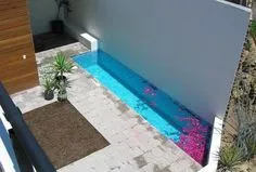 Colores para Decorar: Estanques y áreas de agua para terrazas o patios grandes #Piscinas Small Swimming Pools, Small Pools, Concrete Patios, Ideas Estanque, Pool Ideas