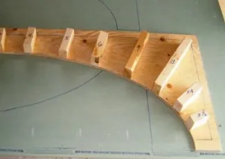 деревяный каркас для арки