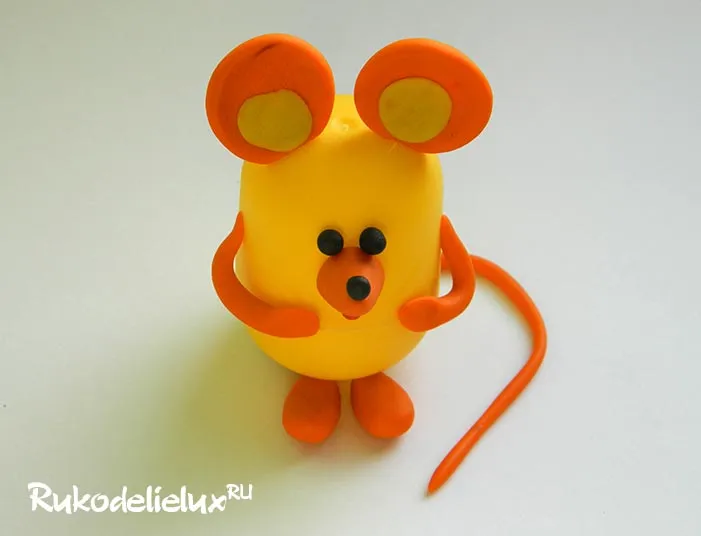 Мышка из контейнера из-под киндер сюрприза