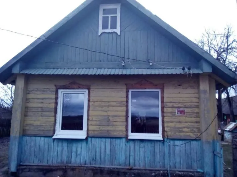 Одностворчатые пластиковые окна в деревянном доме