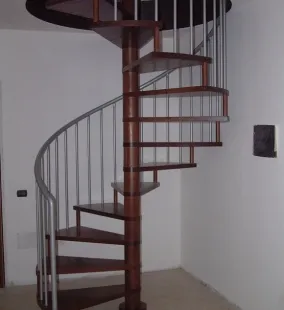Винтовая лестница своими руками