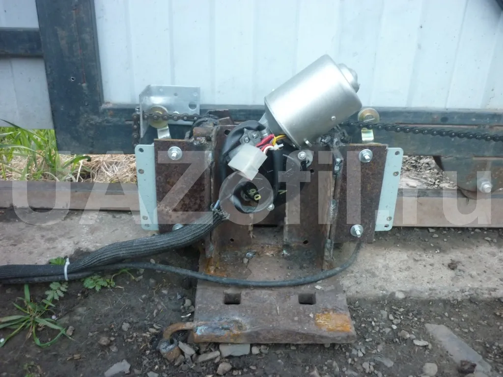 Привод для откатных ворот Привод для откатных ворот