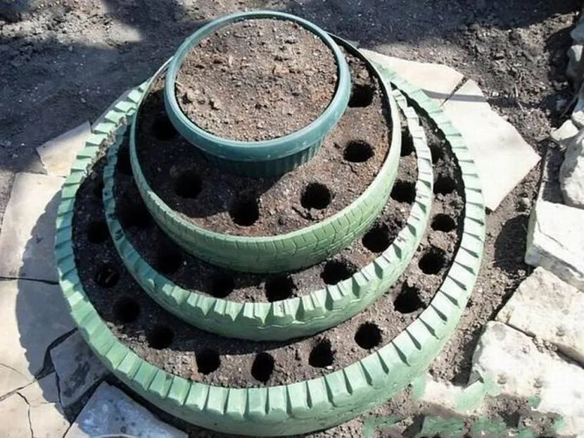 каскадная клумба