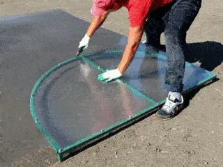 Излишек поликарбоната обрезается Обрезание поликарбоната