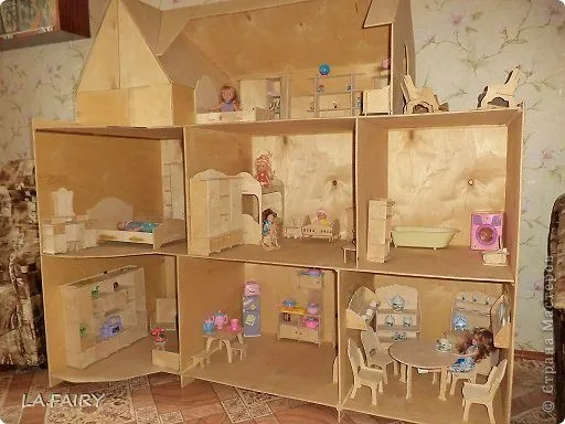 Фото кукольного дома из древесно-слоистой плиты
