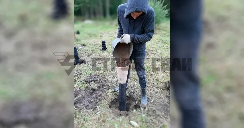 Засыпка ЦПС в винтовую сваю