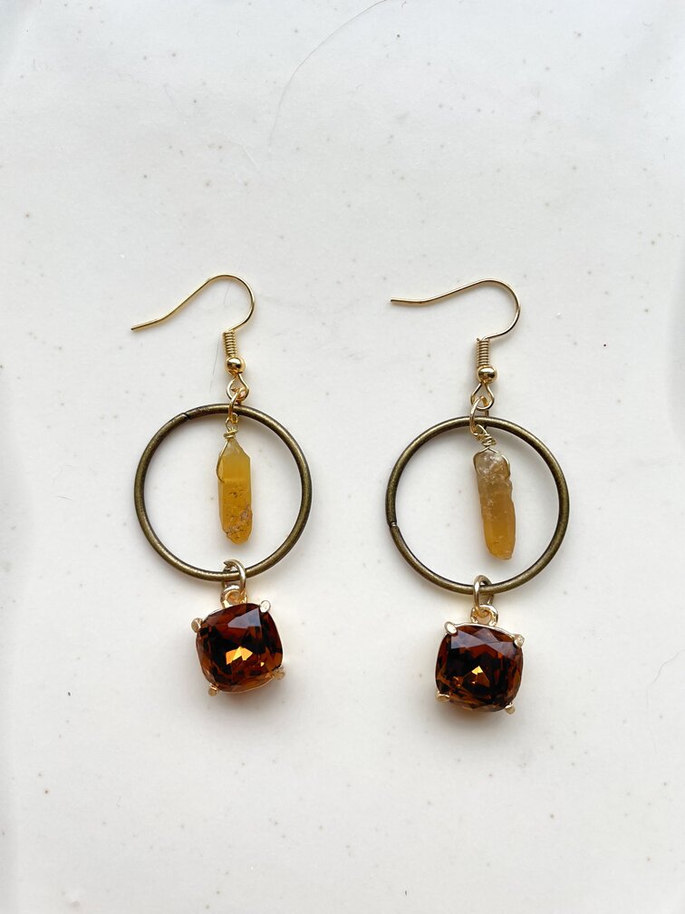 Golden Quartz Dangling Brown Gemstone