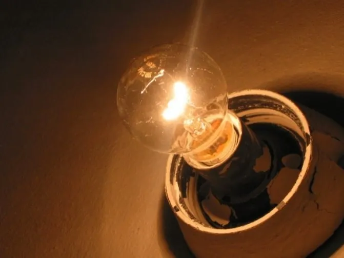 Почему Моргает Энергосберегающая Лампочка При Включенном Свете Как паять светодиоды
