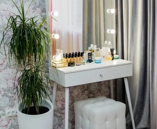 гримерный столик с зеркалом на ножках недорого