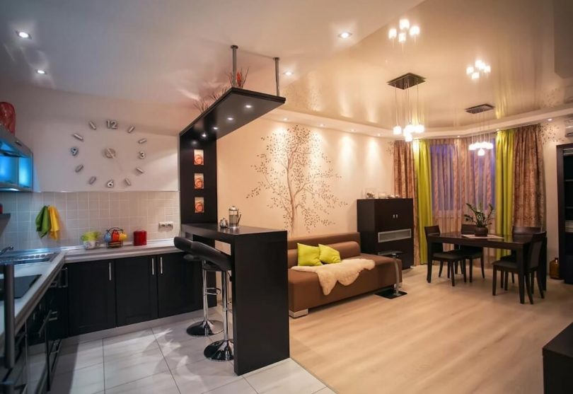 Кухня с барной стойкой, совмещенная с Кухня с барной стойкой, совмещенная с