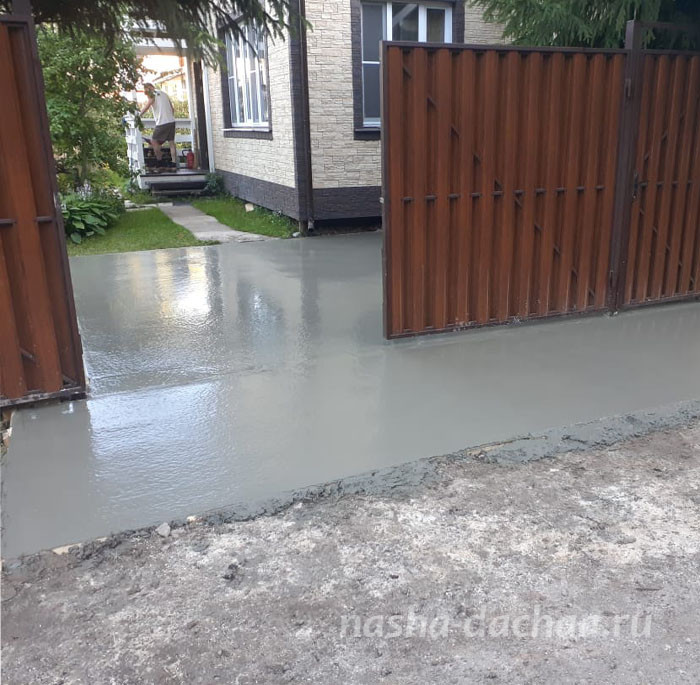 Площадка для машины на даче под ключ Площадка для машины на даче под ключ