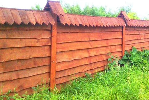 Забор из доски шалевки 