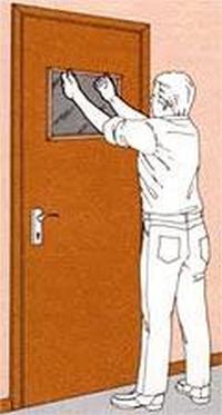 Старая дверь со стеклом. Как вставить стекло в дверь. Как вставить стекло в межкомнатную. Декоративные стекла для дверей. Как вставить стекло в межкомнатную.